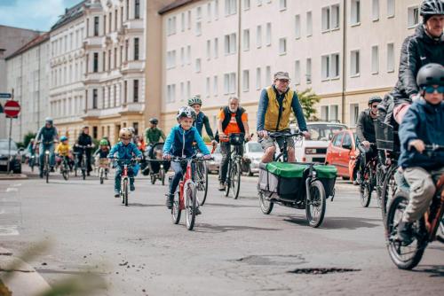 Kidical Mass 2025-05-18 75D 7672
