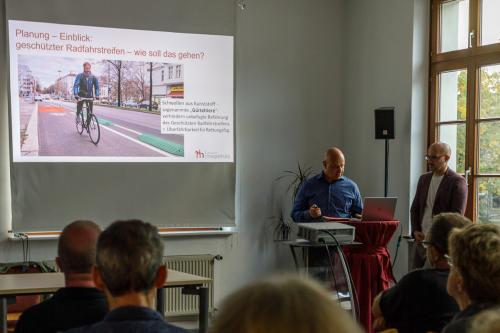 Protected_Bike_Lane_Grosse_Diesdorfer_Straße_Magdeburg_5